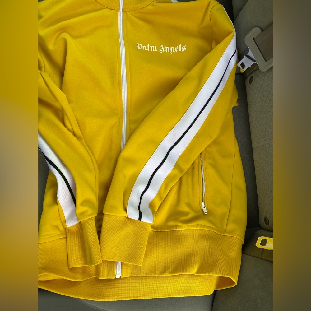 i am selling a Yellow Palm Angels jacket size M